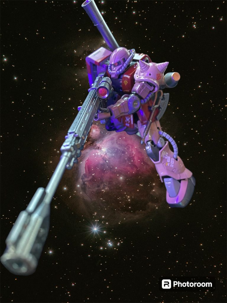 やがて艦隊戦が始まるも、不可解にもヨルムンガンドへの間接射撃指示は途絶し、独自に測的すべくオリヴァー・マイ技術中尉はヒデト・ワシヤ中尉と共に観測艇を発艦させたが、その途中、突如後方からの接近警報がけたたましく響き渡った。