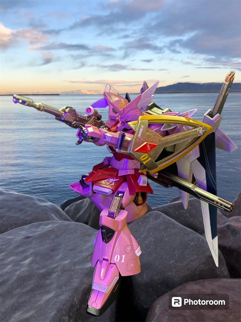 ボレロAもどんな機体にも合わせられる様、一般機カラー?のイメージで一応塗装しました。翼がデカくて、武装も豊富で、3000円超えキットなだけの迫力はありますな。