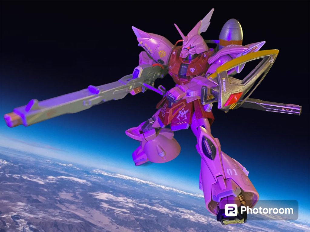 今回の珍しい仕様の一つの、旧HGシリーズのウィザードシステムとの互換性もありますよというのを試してみた!手元にあったガナーウィザードはガッチリ換装できるし、オルトロスのスケール感も不足無し!