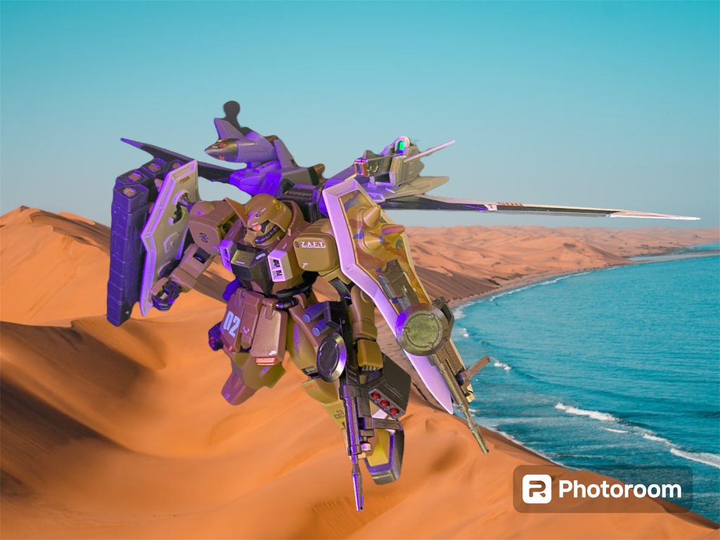 しかしその逆で、ボレロのザクへの装着は接続が背中の一軸のみで若干不安定。バランス的にもオーバースケール気味。