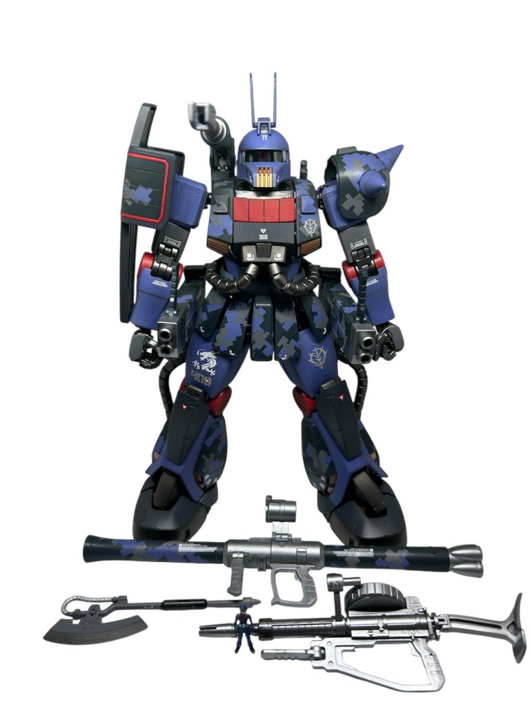 全武装と劉さん。パイロット塗るの大変だぁ‥老眼にはキツイです。虫眼鏡買おうかな。ご覧いただきありがとうございました。😊