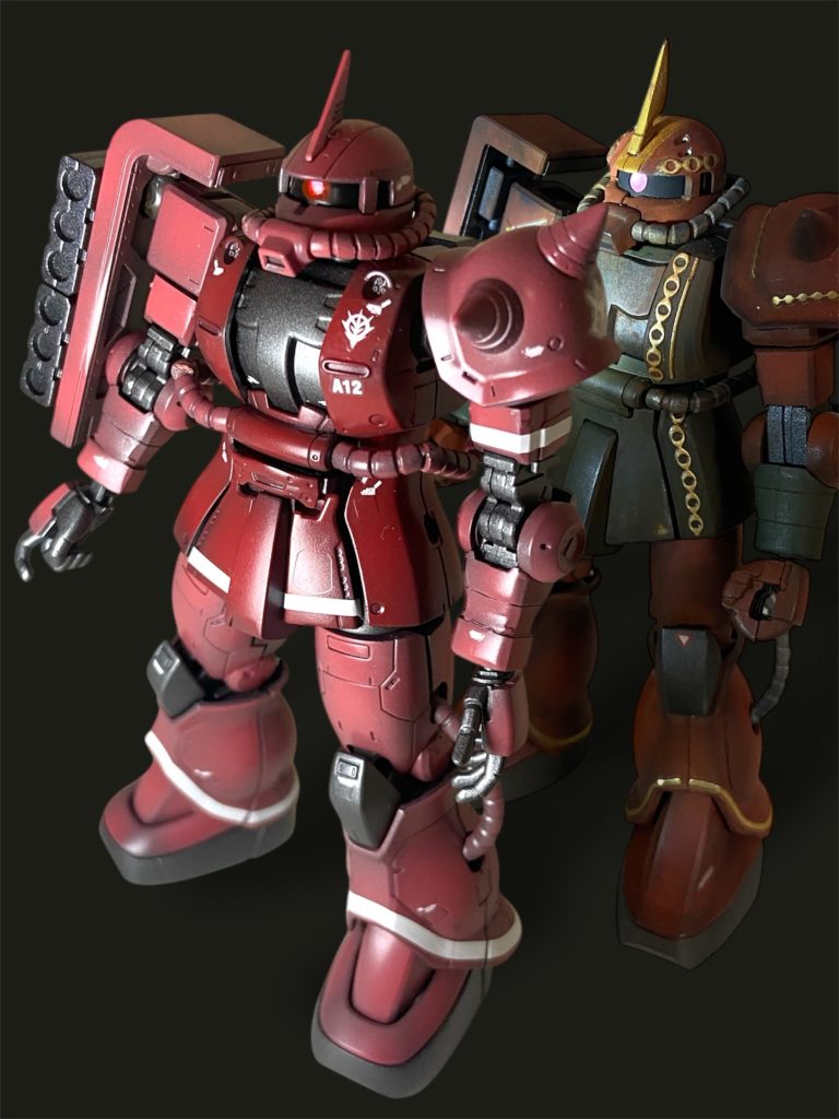 坊や専用ザクとのぐぽーん競演✨✨スタイル的には旧HGの太めのフォルムが好きかも…