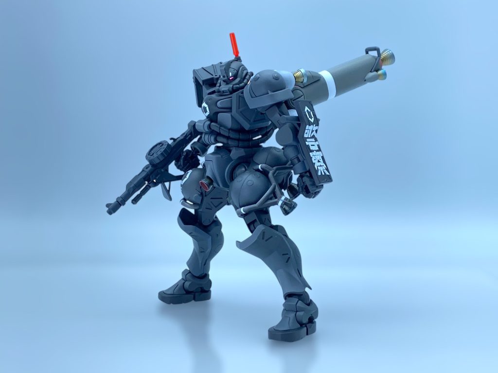 普段は添え物は全塗装だけ頑張ってほぼ無改造がパターンなのですが、いかんせん特殊部隊仕様でないと雰囲気が出ないもので。劇中ほぼこっちしか出ないのに、なぜ商品化しないのか…🤔