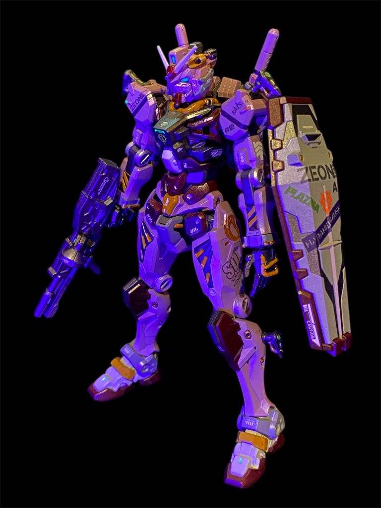 久しぶりに「発売日に買って、すぐ作りたい！」と思っていたキット、赤いガンダム。運良く抽選に当たったので、早速制作してみました！GQキットでは、組むのはジークアクスに続いて2体目でしたが、塗装までしたのは初めてのキットとなりました。頭部などは異常にパーツ分けと作り込みが細かい！