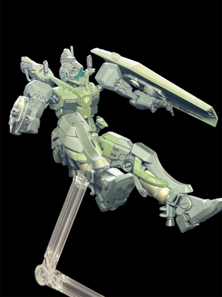 横から見ても…