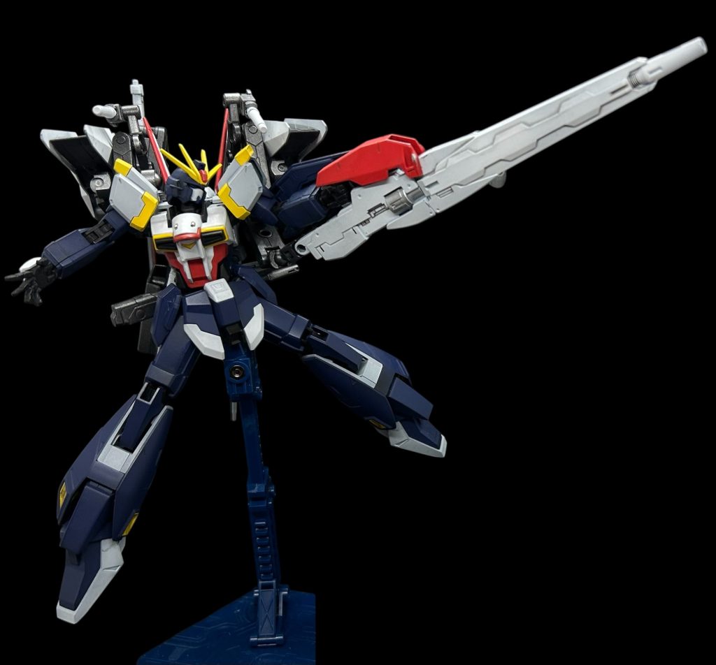 ソニックシルエットに装備された武装である【フェンリル高エネルギー長射程ビーム砲】は、ケルベロスの片方分くらいの威力を誇ります。高速移動しながら近付いて撃ちます。