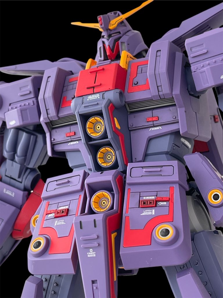 肩や腰回りにもランナーを多用しています。