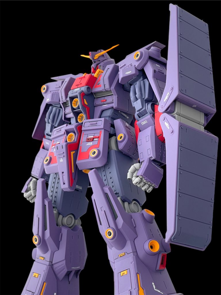 変形は大変そうだったので、いつか気が向いたら…ちなみにリフレクタービットもまだ一つもランナーから切り離しておりません…