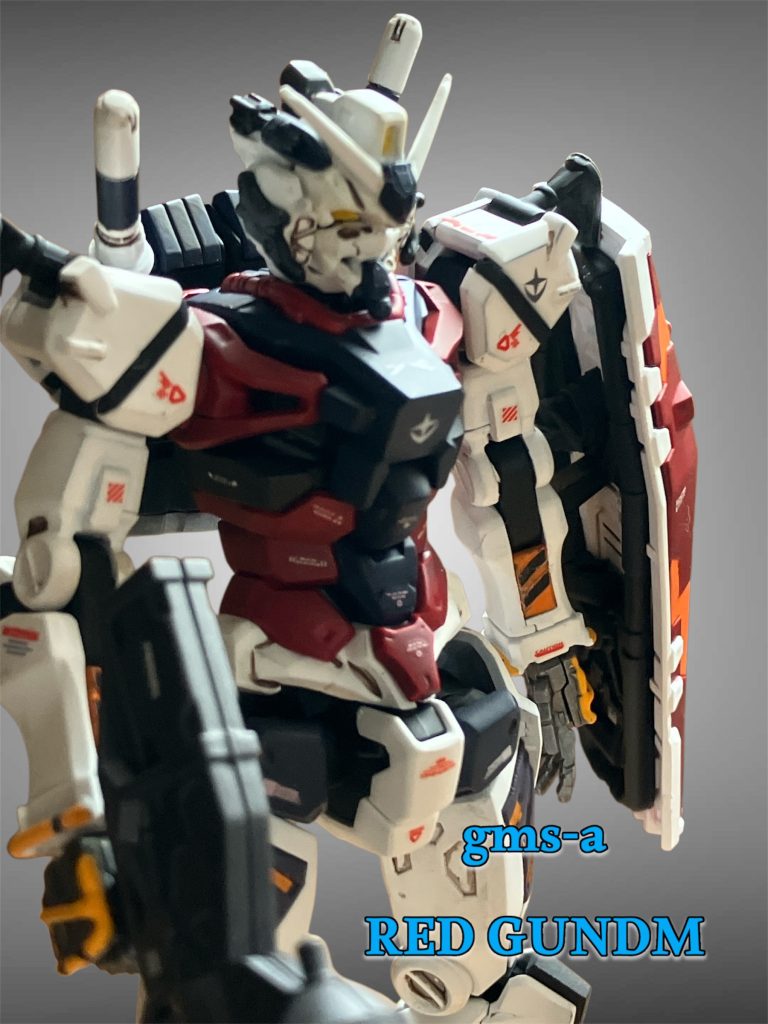 赤いガンダム　サンダーボルトカラー
