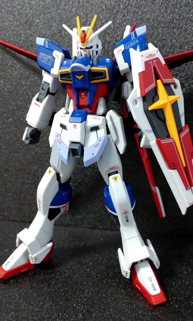 インパルスの素体デザインはピカイチでカッコイイです。デスティニーやゼータなど肩色がブルーの機体配色大好きです。