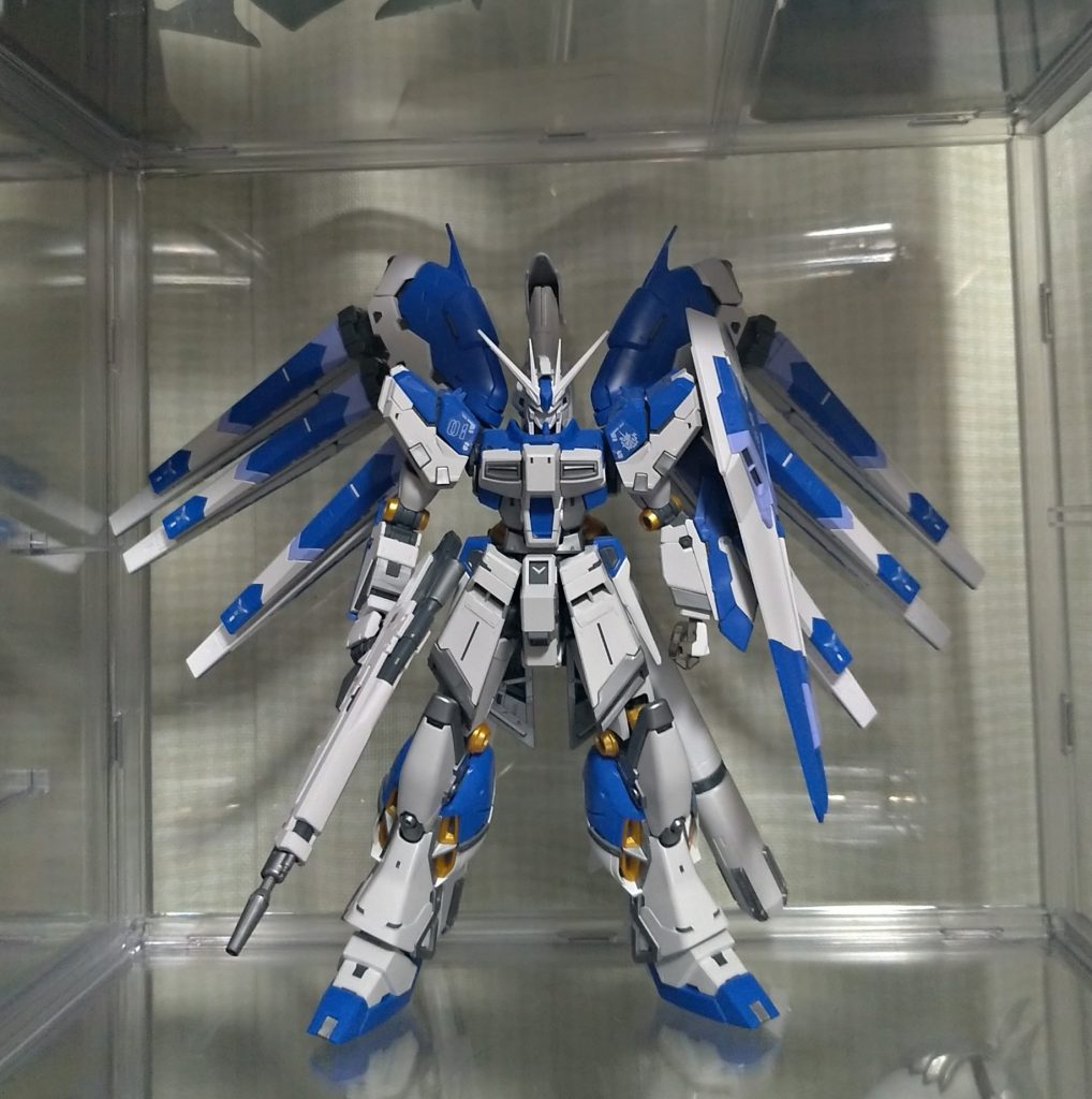 フリマサイトにて3800円にお譲りしていただいたRGのhi-νガンダムです。左ハンドパーツは別のガンプラから流用してます。やっぱりνガンダムは格好いいですね✨制作者の皆様ありがとうございました!大切に扱っていきます✨