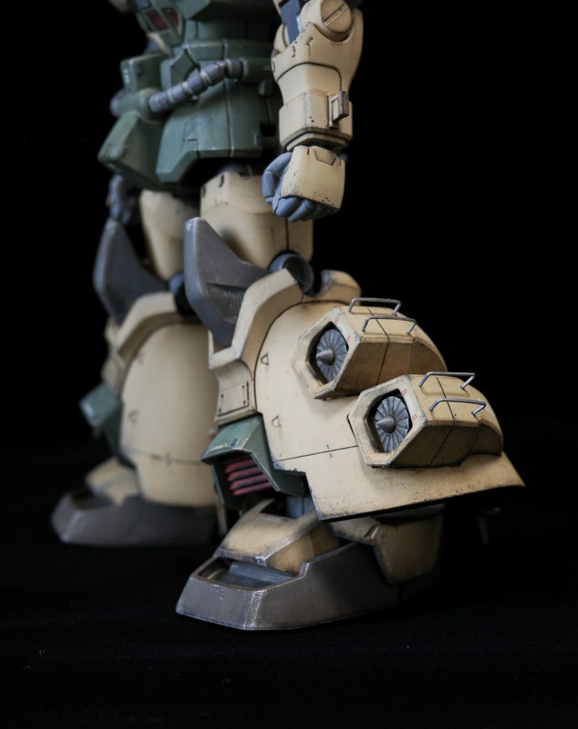 空気抵抗の大きいガトリングシールドとヒートソードは使用せず、最低限の追加装甲が胸部と脚部に施されている。