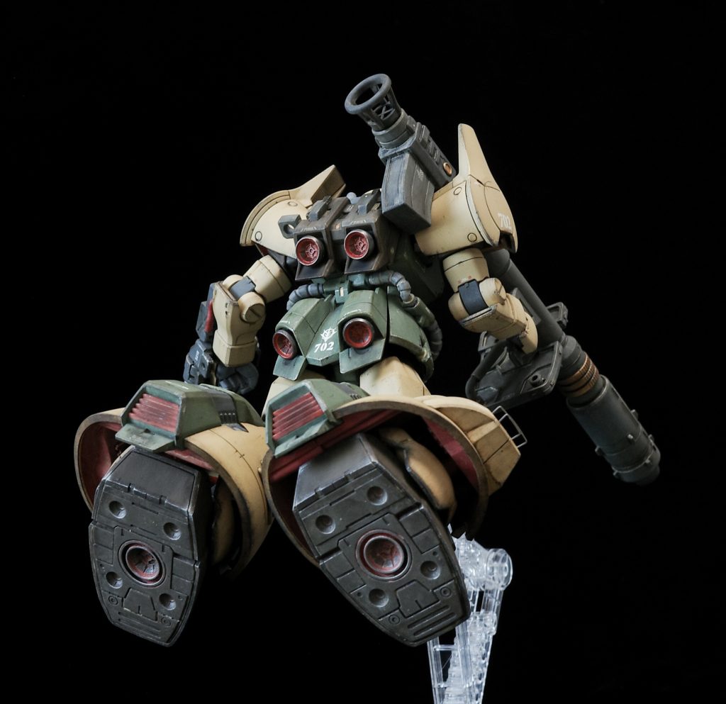 上空・高所からの射撃も厄介であり、本機の射程範囲外からスナイパータイプの機体で捕捉して対処するしかないとされている。