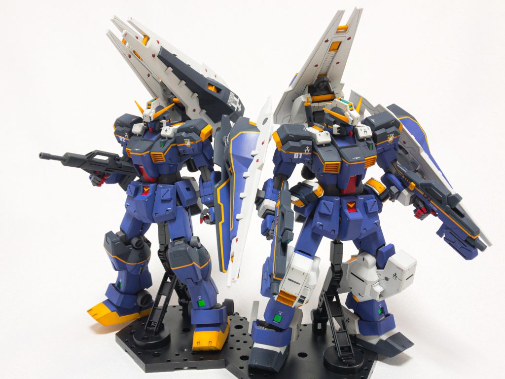 ヘイズル1号機とともに。今回のついでに1号機のライフルも再塗装しました