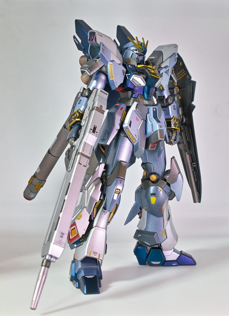 本体色は偏光カラーのオーラパールシルバーを使いたくて。青っぽい銀って感じです