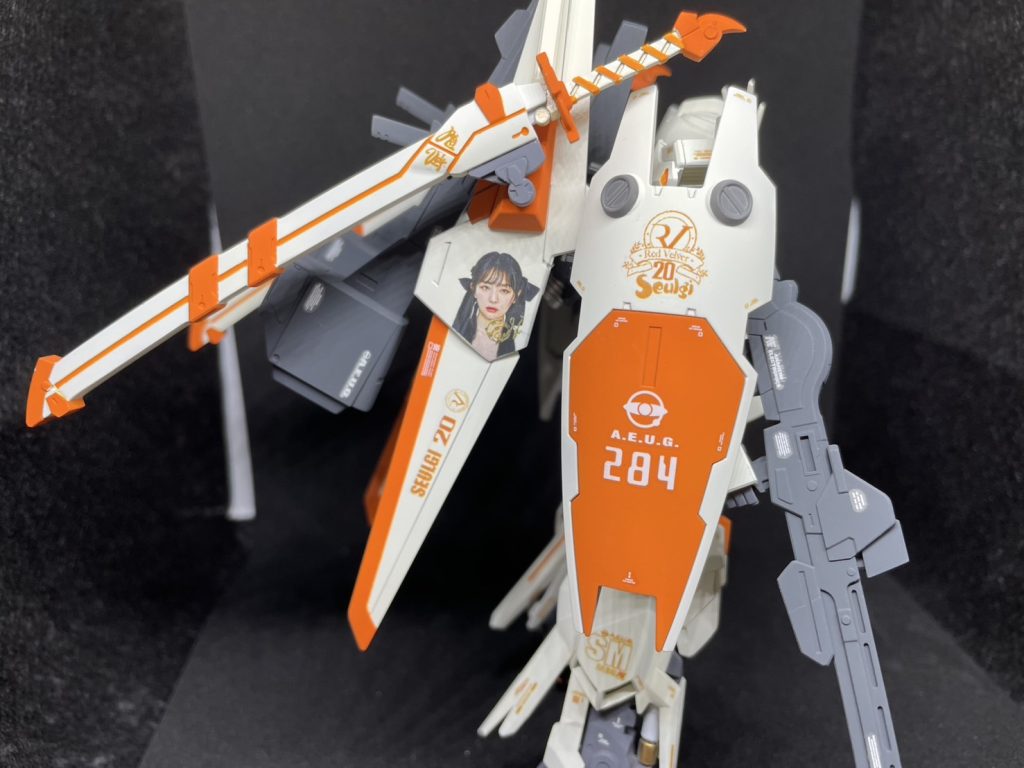 【妄想設定】反地球連符政府組織エゥーゴ所属 アイリッシュ級強襲用宇宙巡洋艦「サンタモニカ」所属モビルスーツ隊 「Redvelvet隊」 2番機 プロトタイプデルタガンダムVer.5パイロットはRedvelvet隊「 カン・スルギ中尉」 通称スルギ彼女のパーソナルカラーは「オレンジ」でパーソナルナンバーは「20」と言う推しのK-POPグループの乗機という設定。 