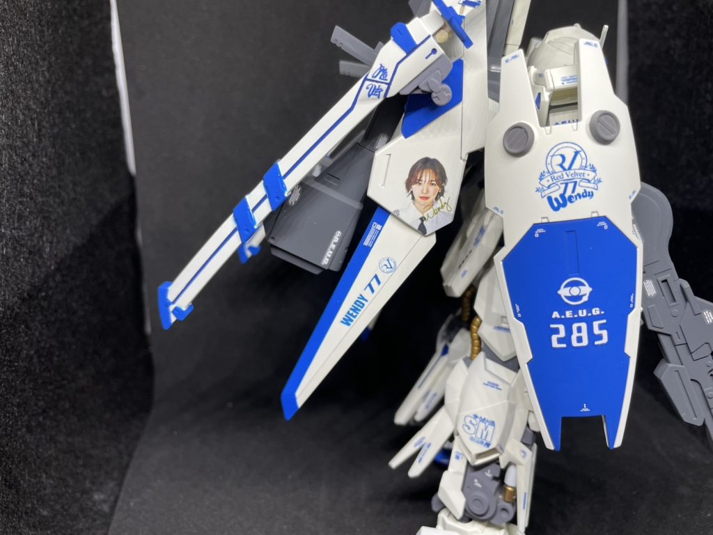 【妄想設定】反地球連符政府組織エゥーゴ所属 アイリッシュ級強襲用宇宙巡洋艦「サンタモニカ」所属モビルスーツ隊 「Redvelvet隊」 3番機 プロトタイプデルタガンダムVer.6パイロットはRedvelvet隊「ソン・スンワン中尉」 通称ウェンディ彼女のパーソナルカラーは「ブルー」でパーソナルナンバーは「77」と言う推しのK-POPグループの乗機という設定。 