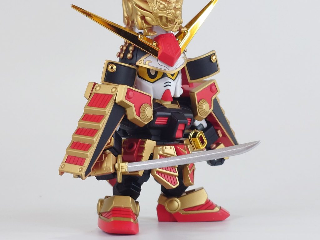 肩アーマーの位置と兜の吹き返しが干渉してあんまり可動域が広くないのは内緒です