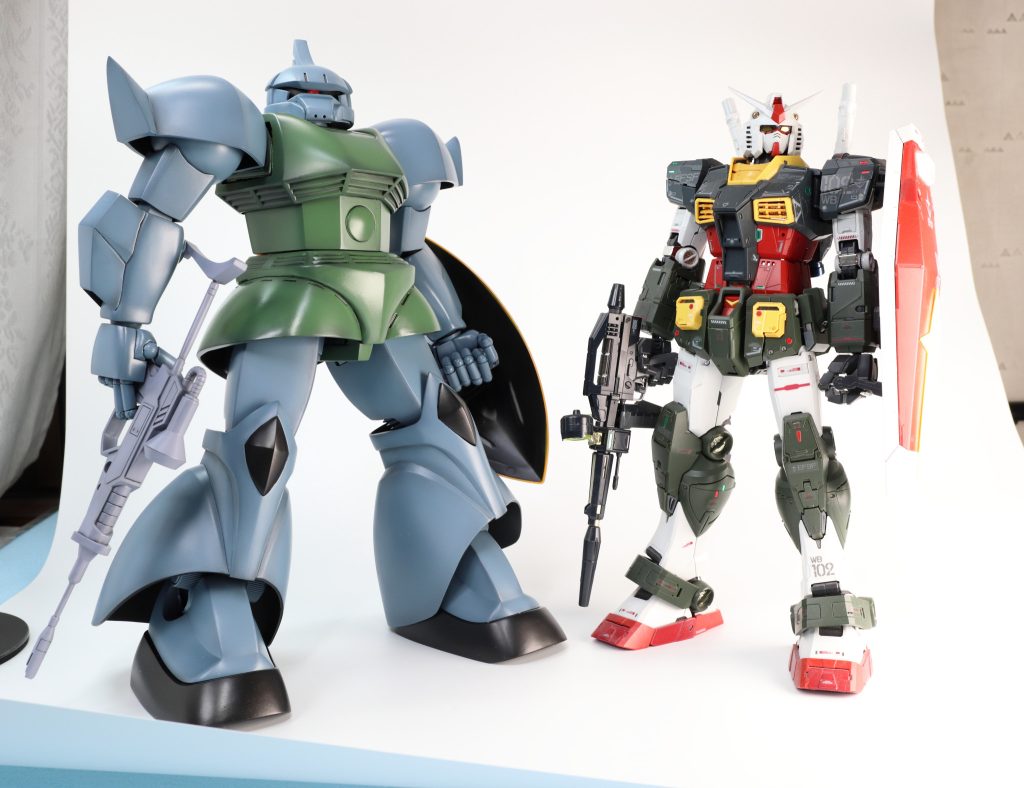 PGUガンダムといっしょに太ももと足首の関節新造した影響で、意図せず足が長くなってガンダムより一回り身長高くなってしまった