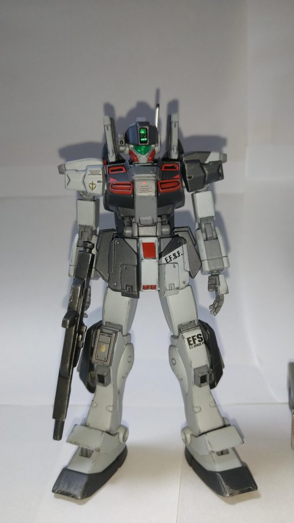 真正面です。肩、フロント、サイドア-マ-はジャンクや30mmからです。頭部、ライフルセンサー類、蛍光塗料使ったけどUVライトがつかなく断念。