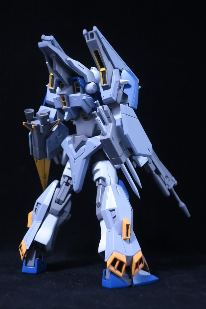 既存パーツに合うようにモデリングしようとしましたがピッタリ合わない箇所があり、結局アナログで無理やりくっついてる部分が多いです。脚のモデリングが未熟で、つま先部分が寸詰まりになってしまったり改善点でした。 