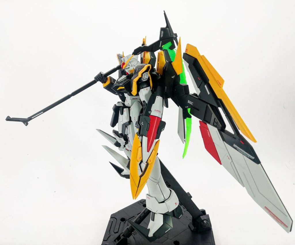 真横、やや上方向から