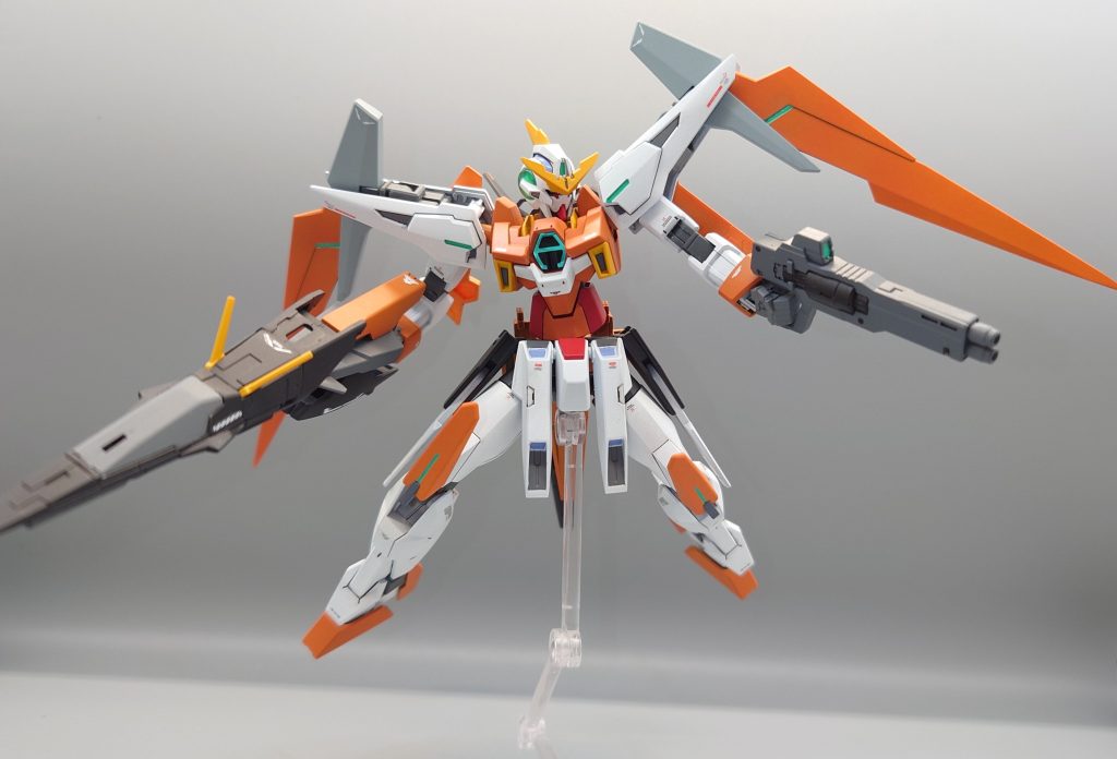 けん制用のGNビームサブマシンガン高速移動時の射撃に使用されることが多く、マシンガンで敵機体の動きを制限し、ドッズライフルでとどめを刺すスタイルである。