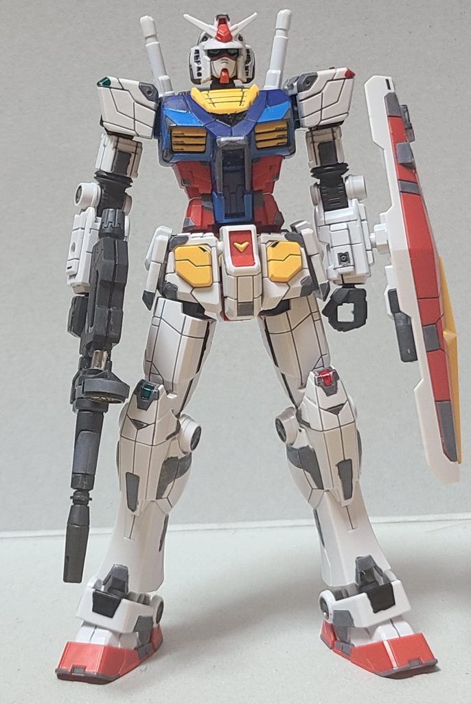 正面から。超合金のに配色寄せつつ横浜ガンダムの起動実験中のあの状態のツインアイカラーにしたりと私の好きなようにやってます。