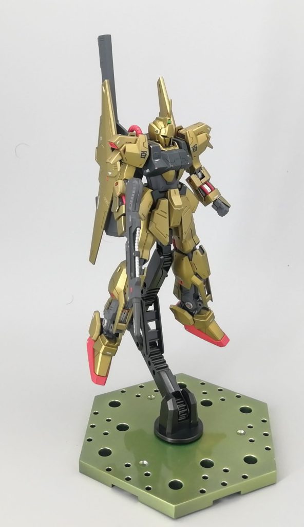 台座はアクションベースⅤと塗装キャンディ・光沢塗装の練習も兼ねましたブログやってます https://hideroubook.com/category/gunpla/ 