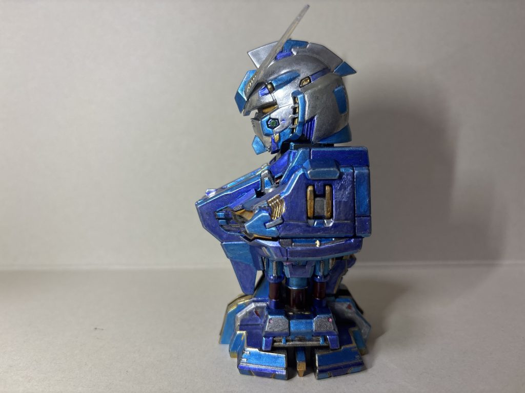 今回の作品はハイディテールに見えるように色分けを限界までこだわりました。メカニカルバストは沼るといつまでも塗り直しちゃいますよね。