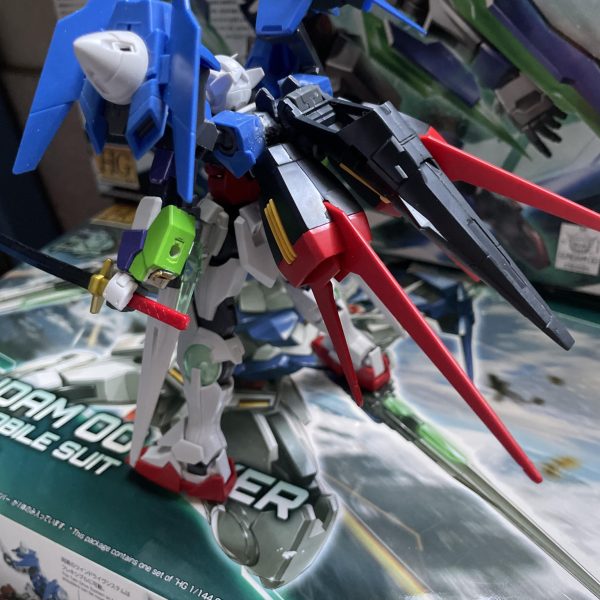 前に作ったガンプラを更に改造し、変形ブースターを取り付けられるようにしたガンプラあとは塗装するのみ（4枚目）