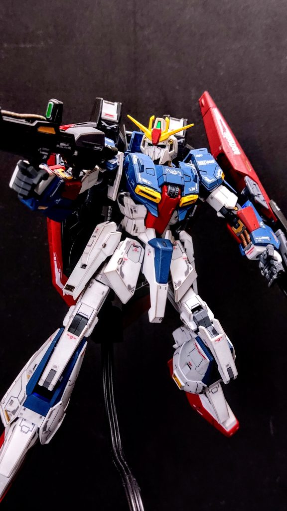 全体のスミ入れとエッジ強調によりディテールを表現しています。