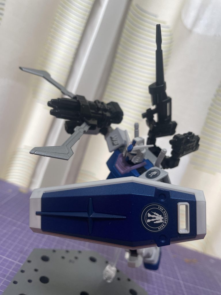 イメージとしてはサンダーボルトとヘビーガンダムのハーフな感じです