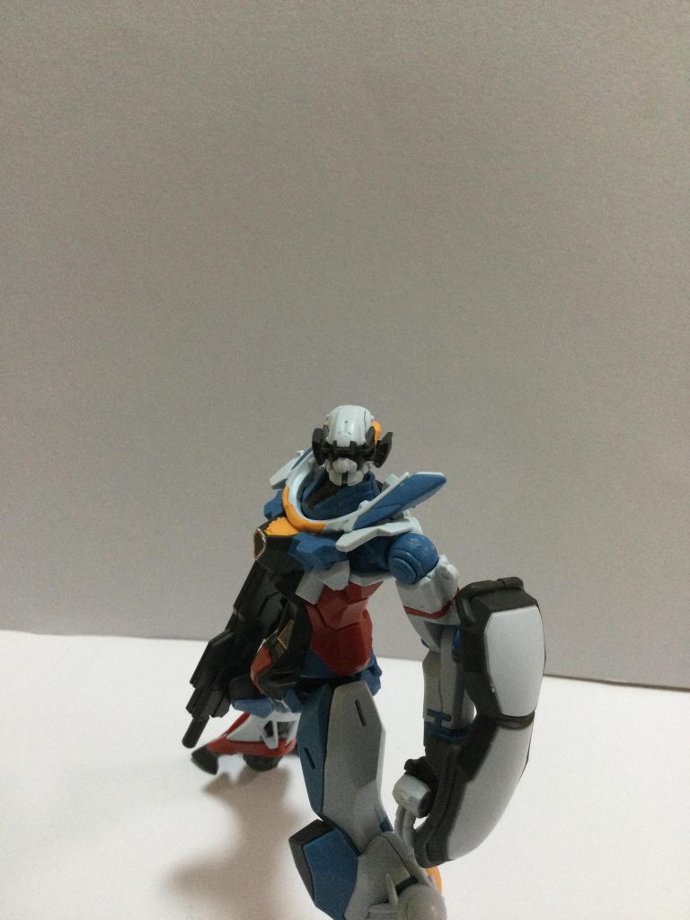 おーいこっち向いて〜ほら、イケメンだろう?オメガサイコミュ未発動状態の頭部から赤色のパーツを外しただけでこんなに変わる!別人か?