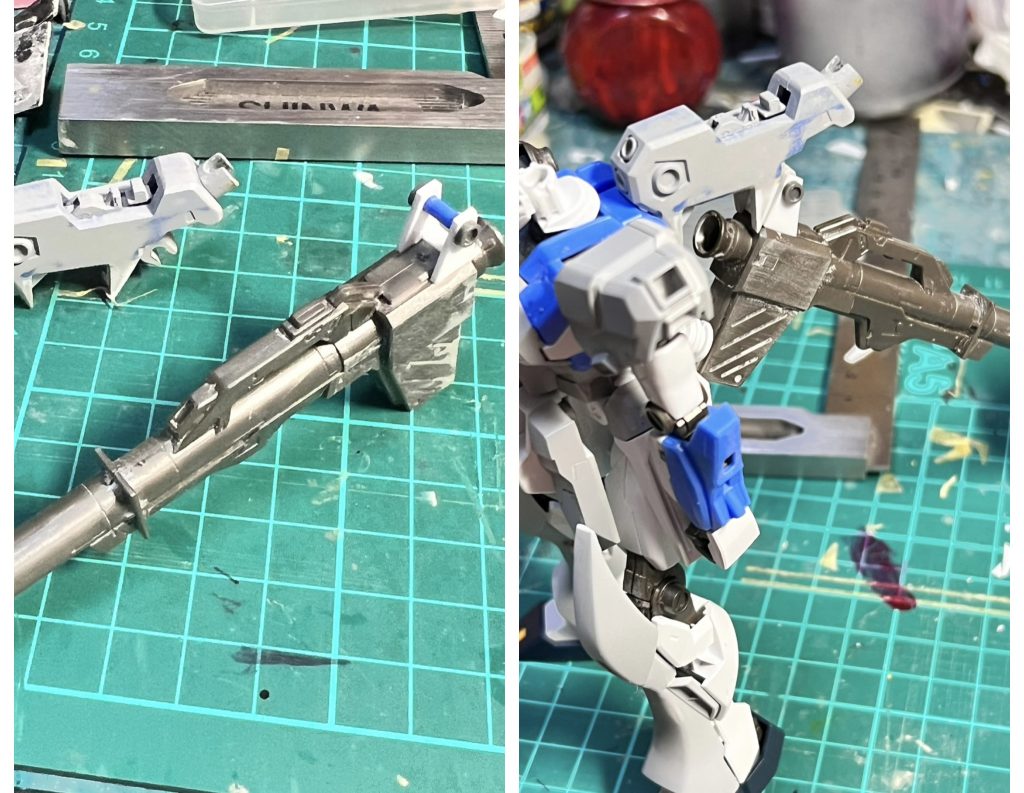 バズーカスタビライザーに使ったフルバーニアンの肩に小さいフックが付いているので、そこに引っかかる棒を加えました。