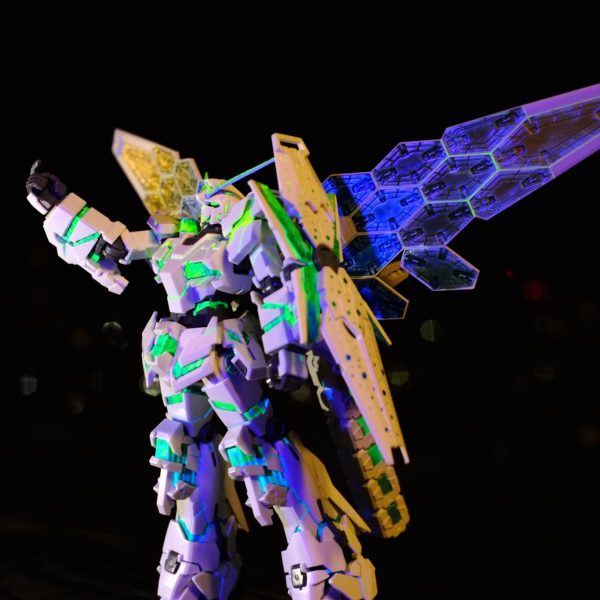 ユニコーンガンダム（グラスフェザー装備）