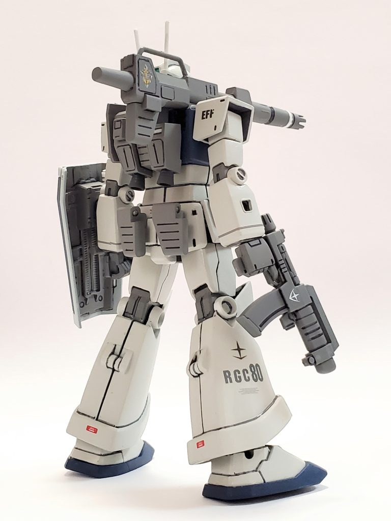 こちらが Rear View~✴️今回製作にあたりカラーリングをどの戦線カラーにしようか悩みましたが🤔…多くの先輩モデラーの方々が手掛けていらっしゃるので、独自性を出すため妄想注入💉✨その結果、妄想イメージによるオーストラリア🇦🇺戦線カラーと相成りました🤭🎶カラーリングは以下の通りです🖌️✨🟦………クレオス328 ブルーエンジェルスカラー⬜………クレオス315 米海軍標準塗装色🔲………クレオス37 グレーバイオレット🔳………クレオス35 明灰白色 三菱系いつも通り筆塗り全塗装🖌️の艶消し仕上げです😌