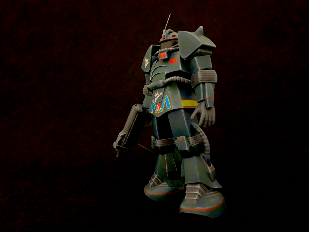 暗闇に佇み中。