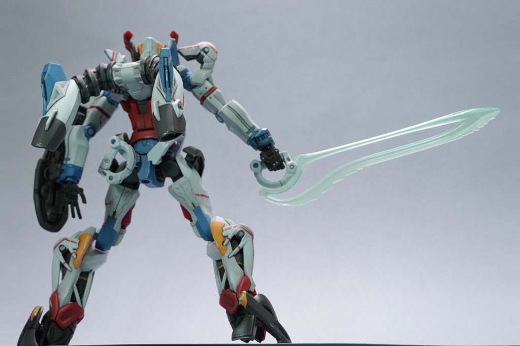 ウェザリング処理をすると、合わせ目がさほど気にならないのが利点だと思います。マーカーのみでも十分リアルな表現は可能で、加工に時間のとれない方や塗装環境が整えられない方にはおススメです。