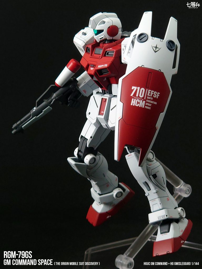 可動はあまりできませんが、ジムっぽいポーズで撮影してみました。