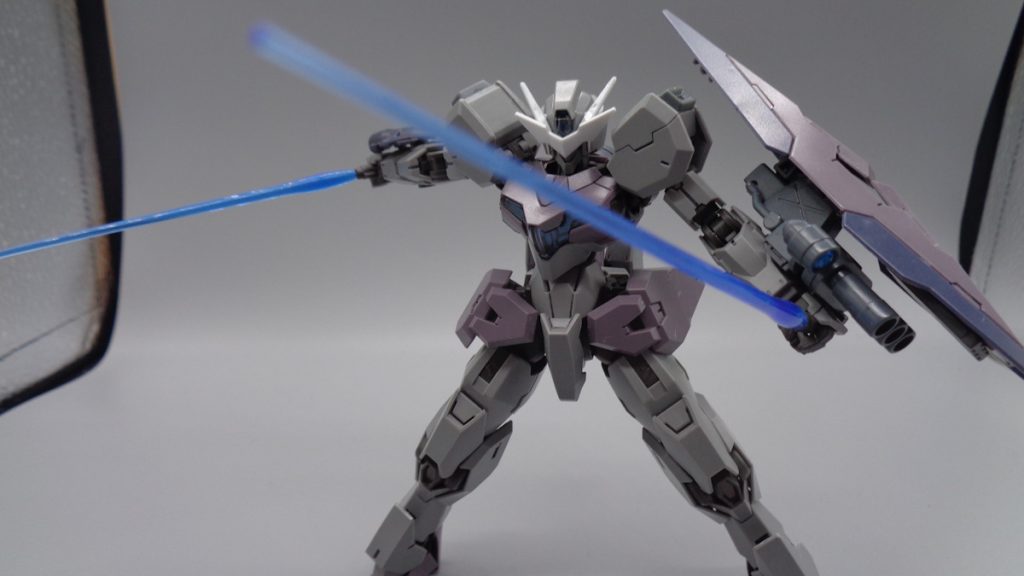 GNビームサーベルシールド裏に2本です。