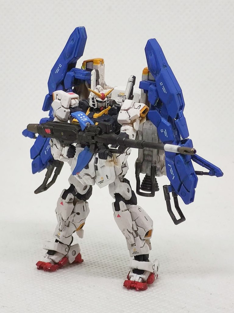 いつものように右肩をボールジョイント化して、肘に角度をつけてます。