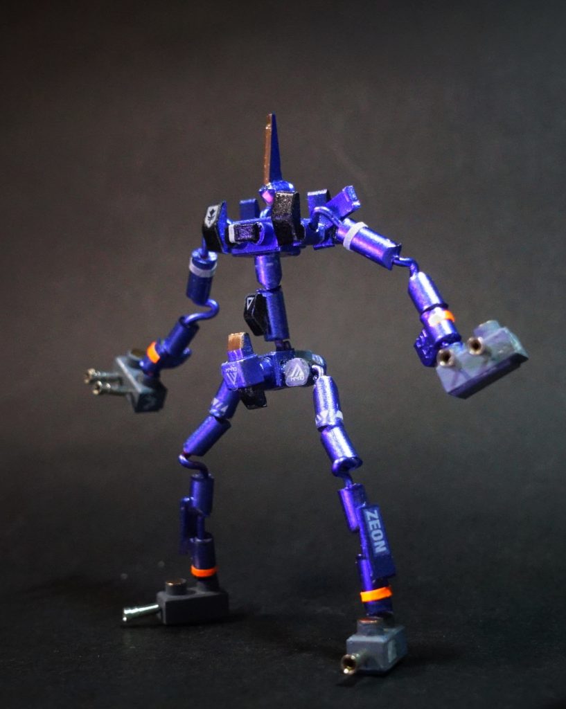 2)　まあ、ただのモビルアーマーかと思ったら、まさかの変形なんかしちゃって･･･