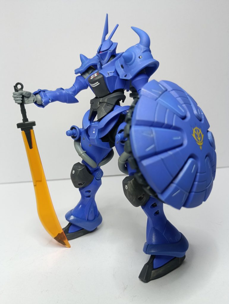 アルテイシアのいるズムシティ周辺の警護用なので、ハクジは装備せずに近接戦闘がメインの武装にしています。使い慣れた物を好みそうなので、ヒートソードを装備。