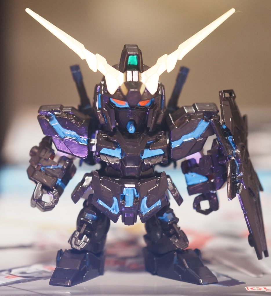 UVライトで光ります。