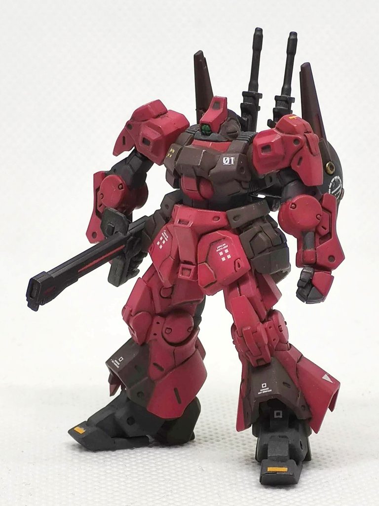 これがキット本来のポーズですね。