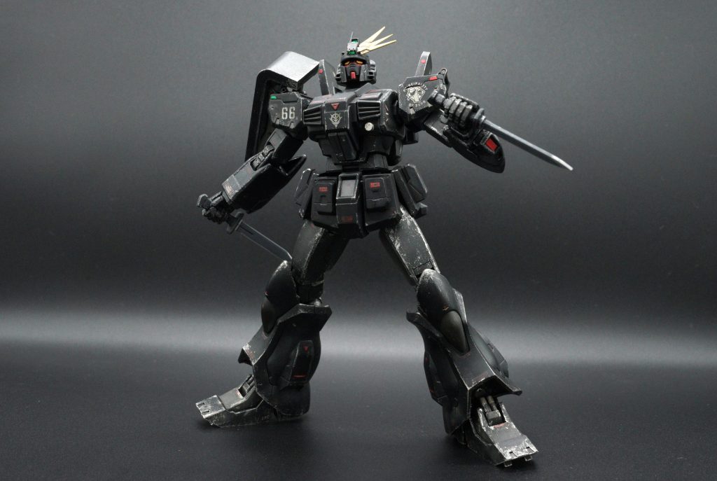 ポスターのポーズ（左胸にダガーを付けるのを忘れた。。）