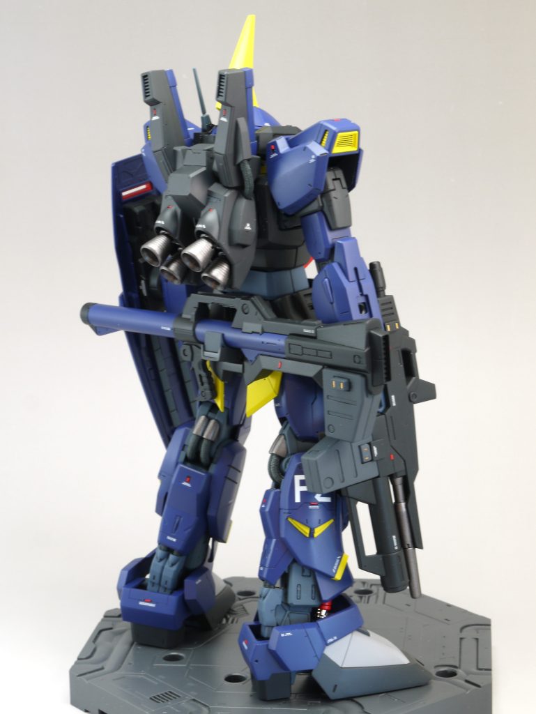 Mk-Ⅱの2.0はゴリマッチョ感がありますが、今回はそこを直さずに活かしてみました。センチネルの画稿はさらにゴツい、と言うか人型から離れたイメージですが、改造が大変なのでキットのままにしています。