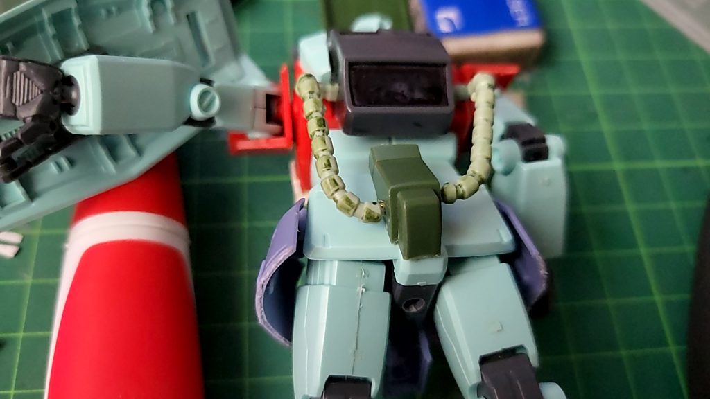 バックパックはザクのものを使用