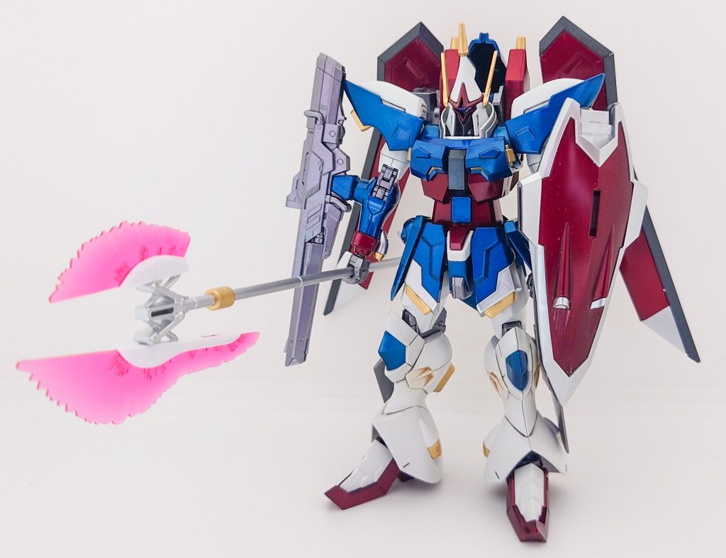 シン・アスカ専用機ということで、カラーリングはデスティニーガンダムをイメージして配色してみました。ちなみに、バックパックはイモータルジャスティスのものを流用してみました。